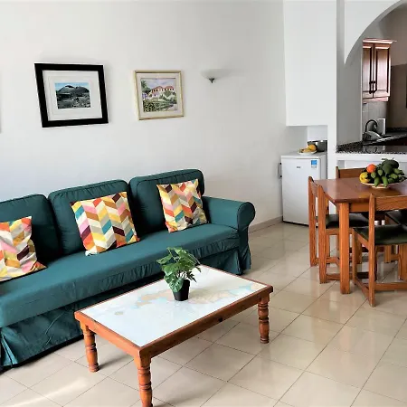 Spacious Sunny Relaxing Lanzarote 度假居 *